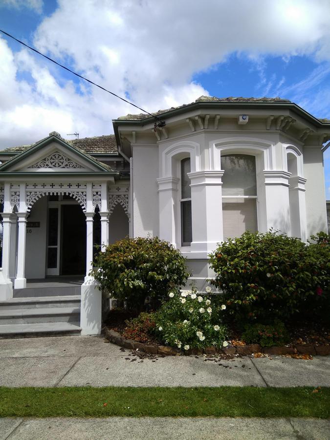 Riverbank Villa Devonport Exterior photo